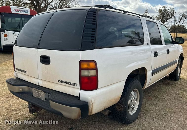 image for item ER8132 2001 Chevrolet Suburban C1500 SUV