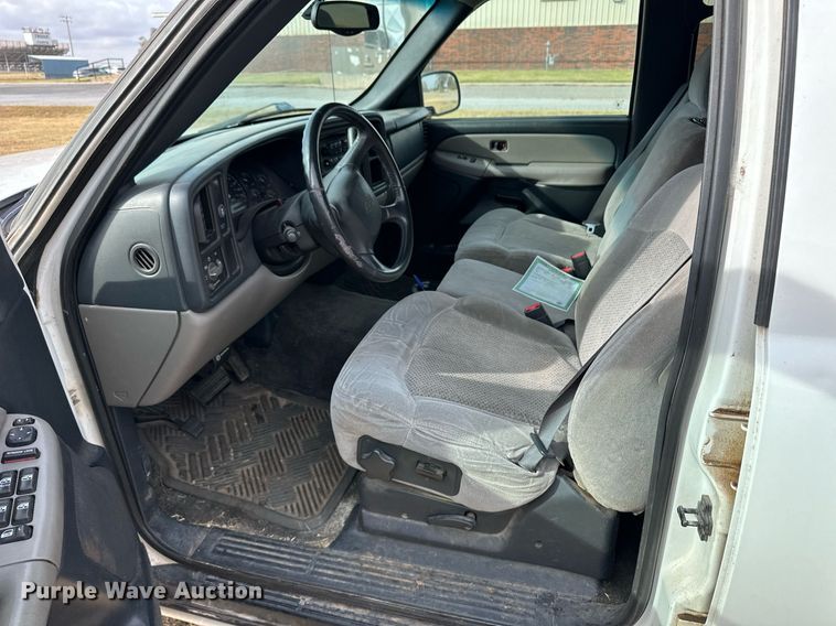 image for item ER8132 2001 Chevrolet Suburban C1500 SUV