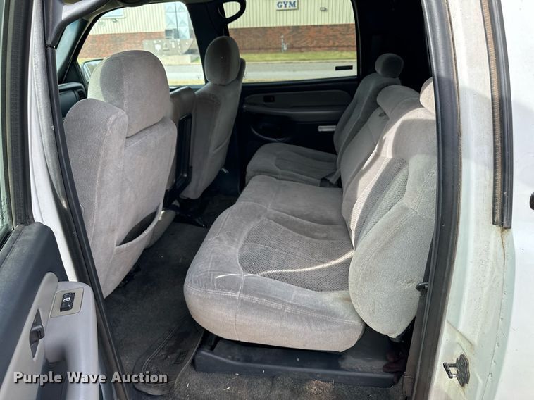 image for item ER8132 2001 Chevrolet Suburban C1500 SUV