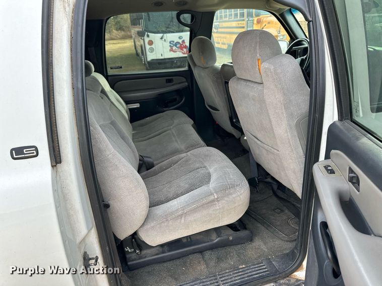 image for item ER8132 2001 Chevrolet Suburban C1500 SUV