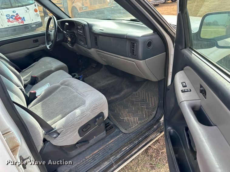 image for item ER8132 2001 Chevrolet Suburban C1500 SUV