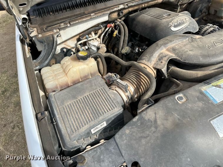 image for item ER8132 2001 Chevrolet Suburban C1500 SUV