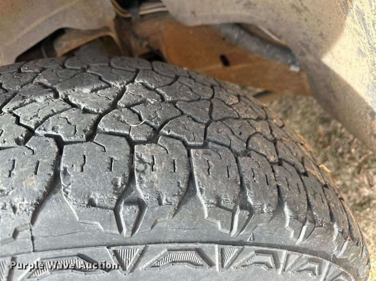 image for item ER8132 2001 Chevrolet Suburban C1500 SUV