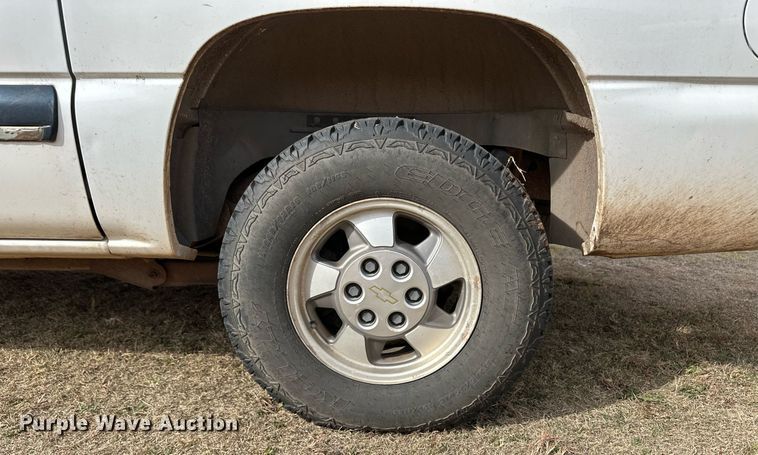 image for item ER8132 2001 Chevrolet Suburban C1500 SUV