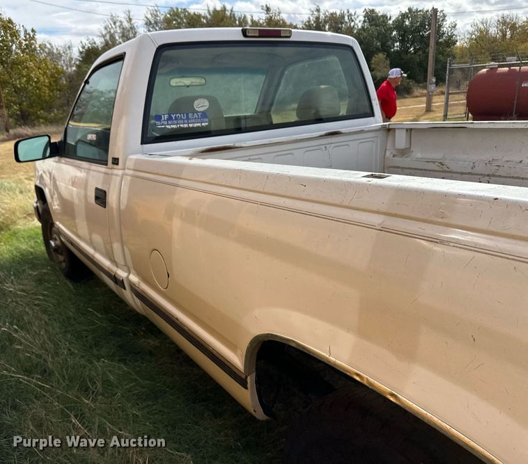 image for item ER8133 1997 GMC Sierra 1500 pickup truck