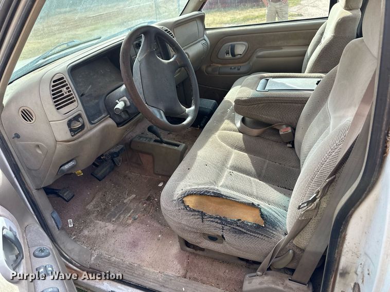 image for item ER8133 1997 GMC Sierra 1500 pickup truck