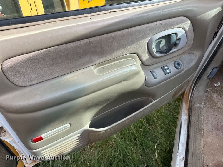 image for item ER8133 1997 GMC Sierra 1500 pickup truck