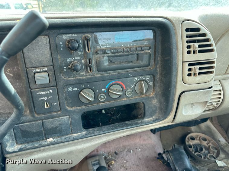 image for item ER8133 1997 GMC Sierra 1500 pickup truck