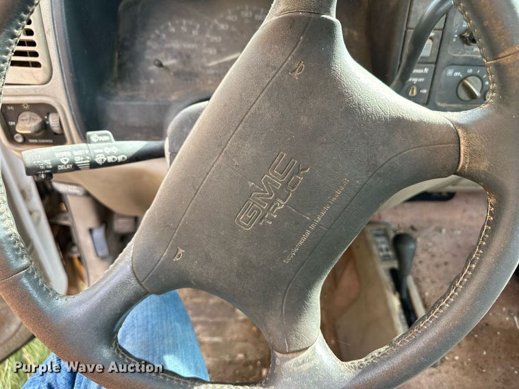 image for item ER8133 1997 GMC Sierra 1500 pickup truck