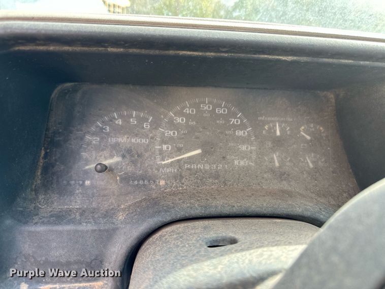 image for item ER8133 1997 GMC Sierra 1500 pickup truck