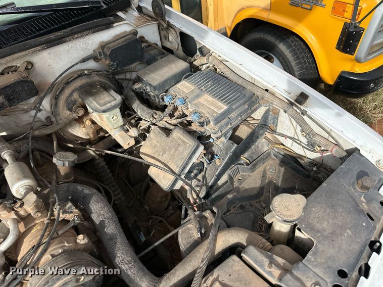 image for item ER8133 1997 GMC Sierra 1500 pickup truck