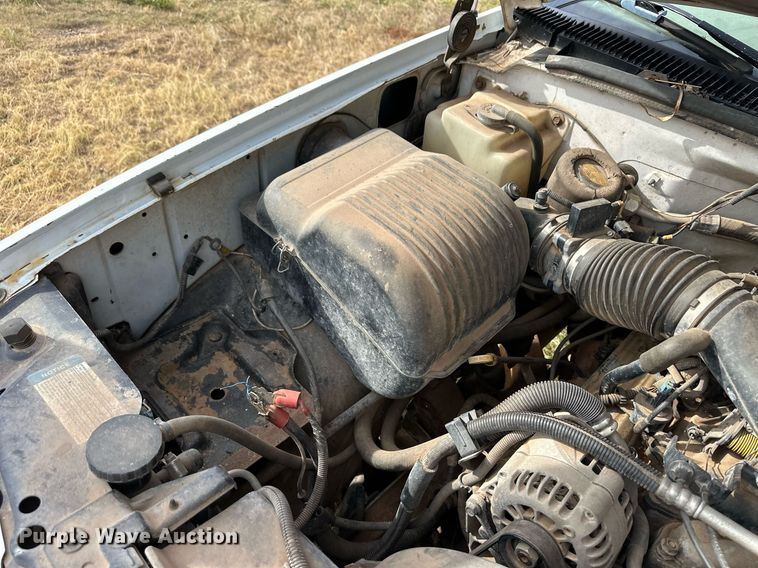 image for item ER8133 1997 GMC Sierra 1500 pickup truck