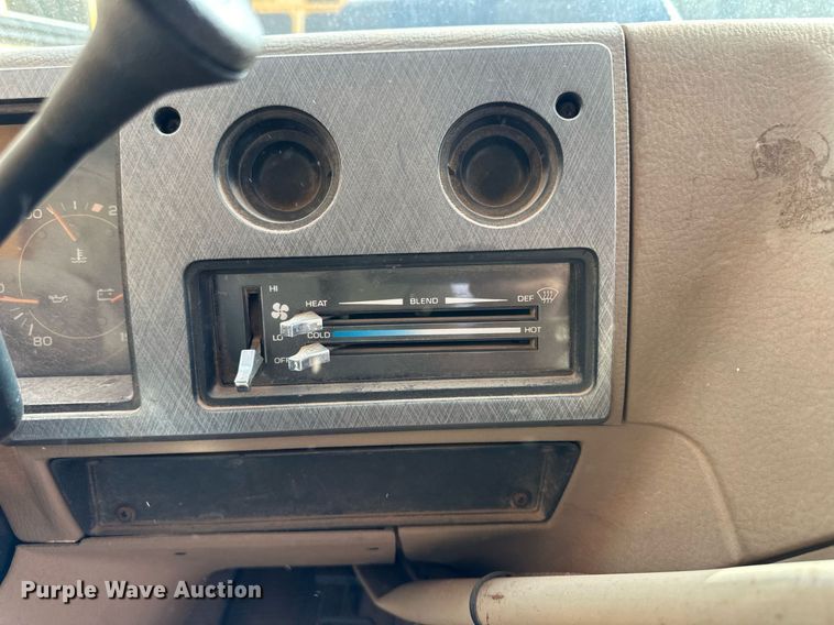 image for item ER8134 1994 Chevrolet G30 school bus