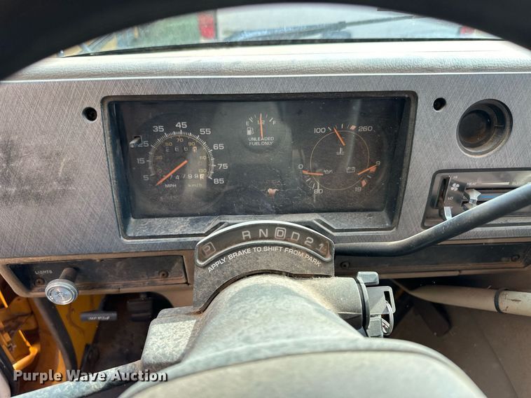 image for item ER8134 1994 Chevrolet G30 school bus