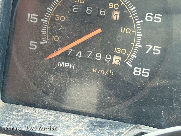 image for item ER8134 1994 Chevrolet G30 school bus