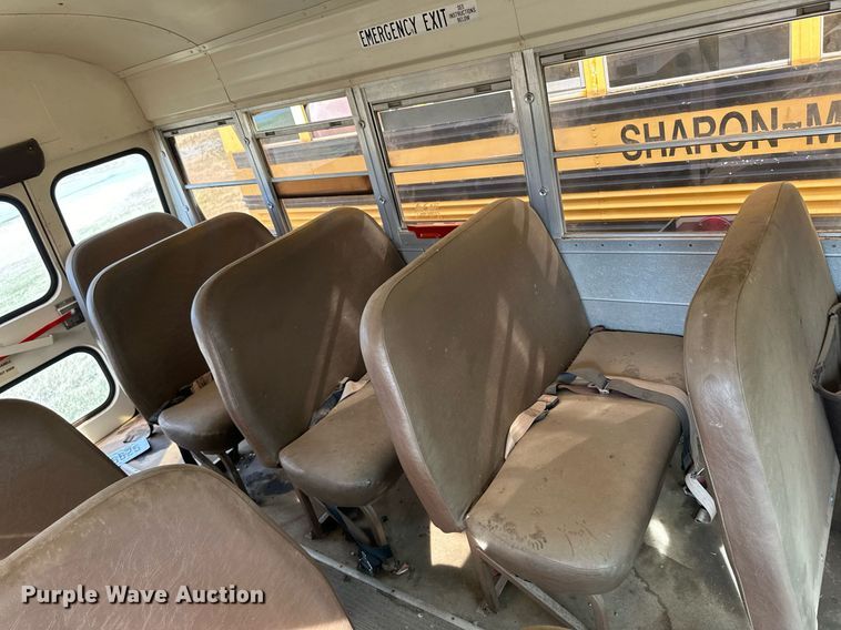 image for item ER8134 1994 Chevrolet G30 school bus