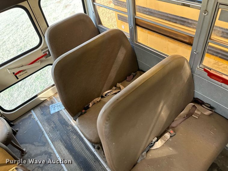 image for item ER8134 1994 Chevrolet G30 school bus