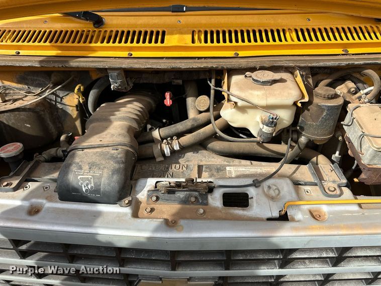 image for item ER8134 1994 Chevrolet G30 school bus