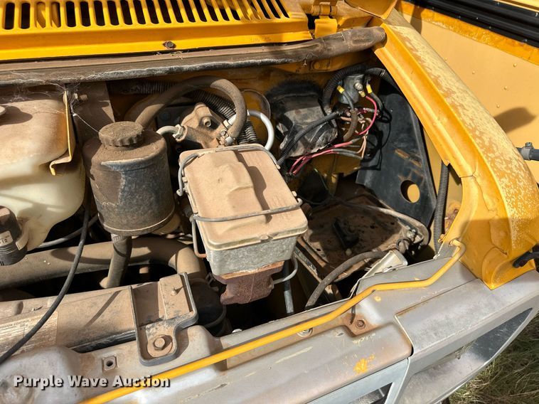 image for item ER8134 1994 Chevrolet G30 school bus