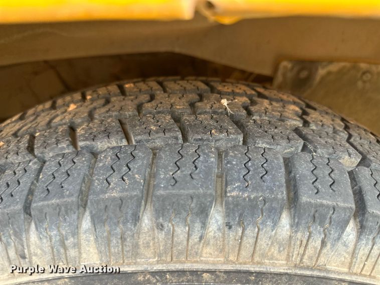 image for item ER8134 1994 Chevrolet G30 school bus