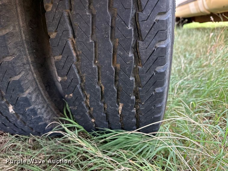 image for item ER8134 1994 Chevrolet G30 school bus