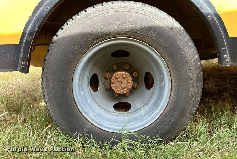 image for item ER8134 1994 Chevrolet G30 school bus