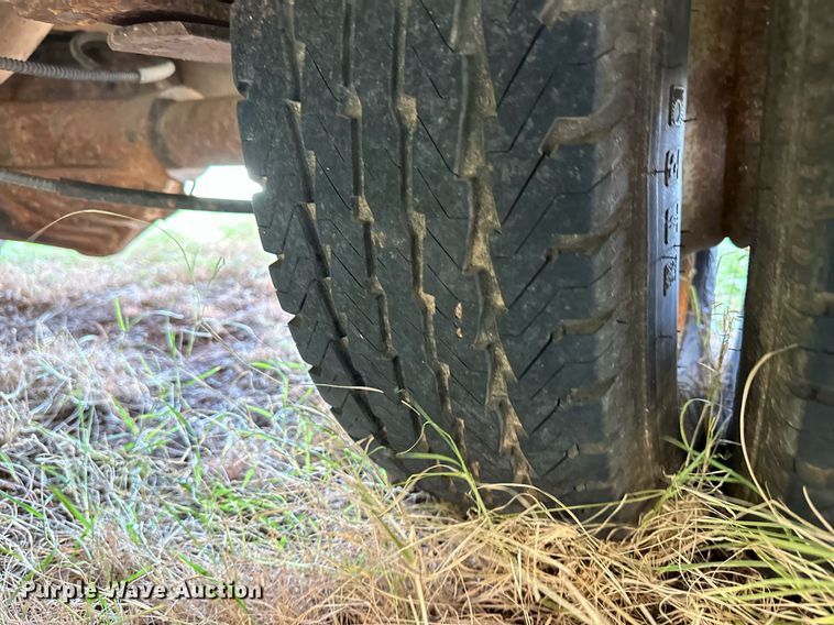 image for item ER8134 1994 Chevrolet G30 school bus