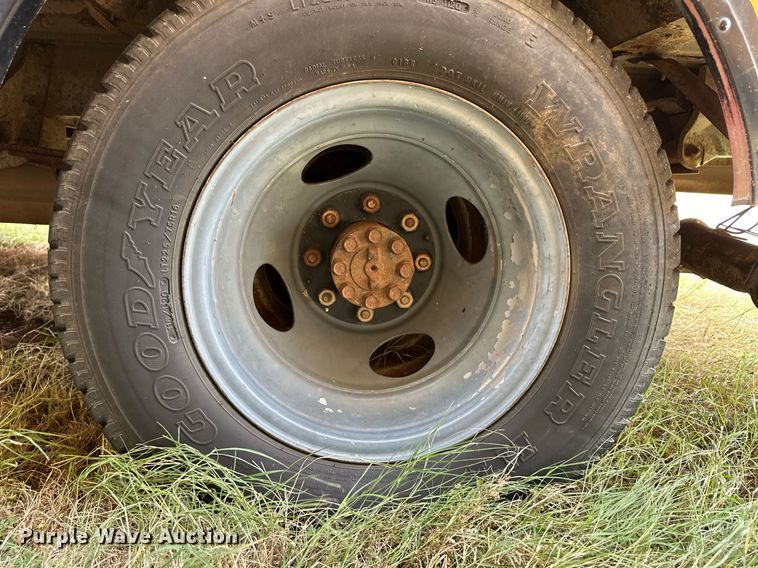 image for item ER8134 1994 Chevrolet G30 school bus