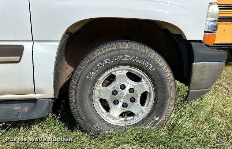 image for item ER8135 2005 Chevrolet Suburban 1500 SUV