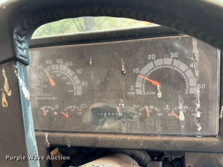 image for item ER8136 1999 Blue Bird CV20 school bus