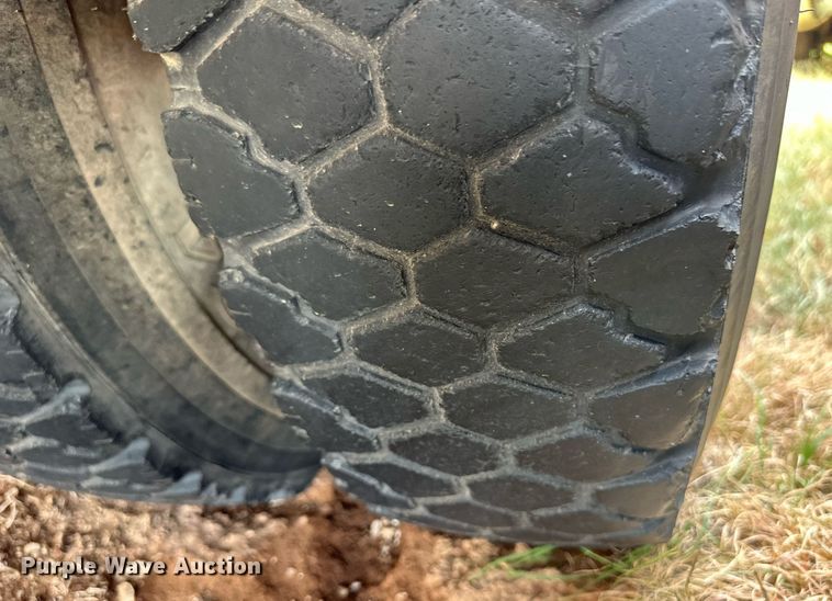 image for item ER8136 1999 Blue Bird CV20 school bus