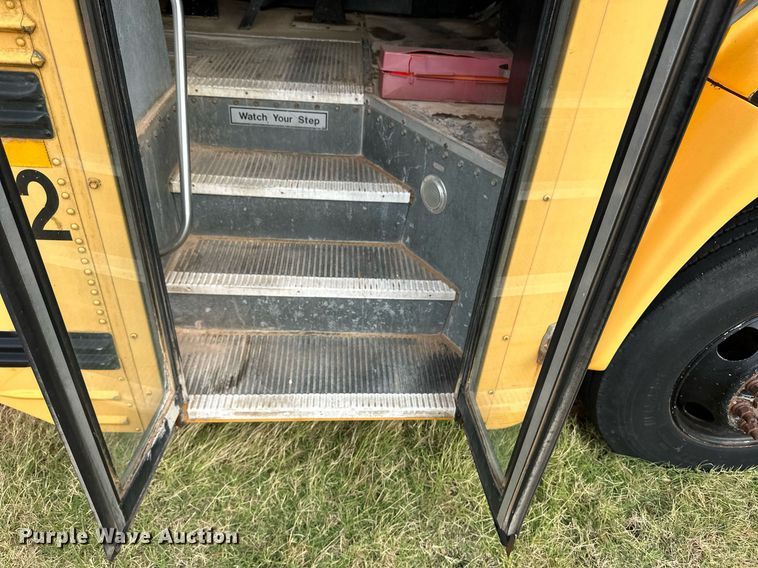 image for item ER8137 1999 Blue Bird CV20 school bus