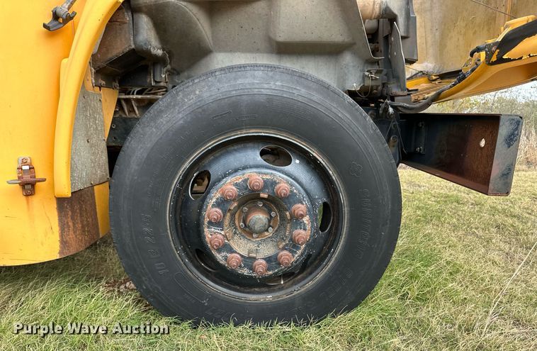 image for item ER8137 1999 Blue Bird CV20 school bus