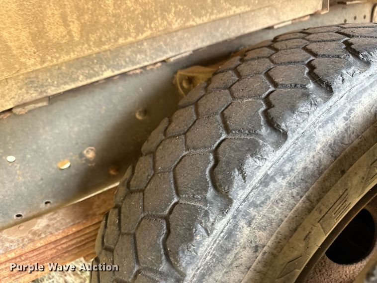 image for item ER8137 1999 Blue Bird CV20 school bus