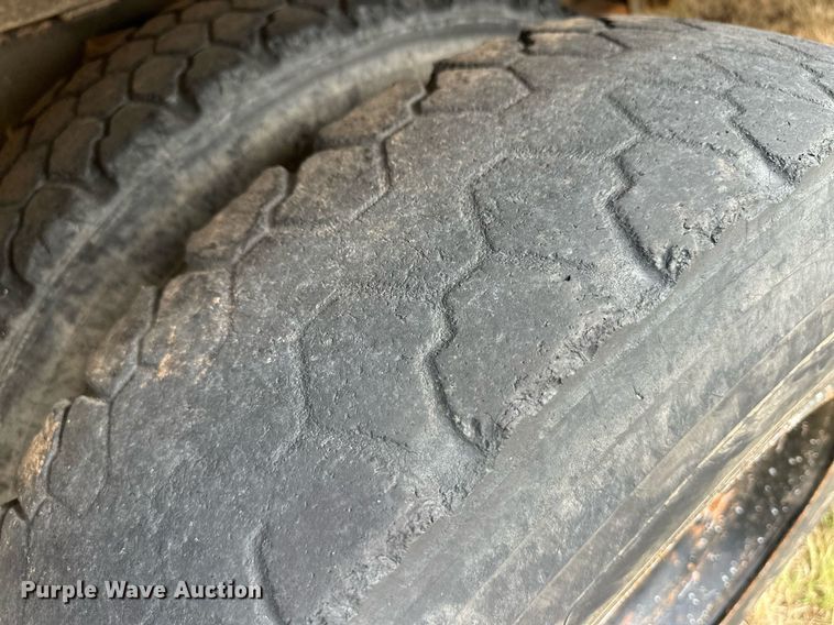 image for item ER8137 1999 Blue Bird CV20 school bus