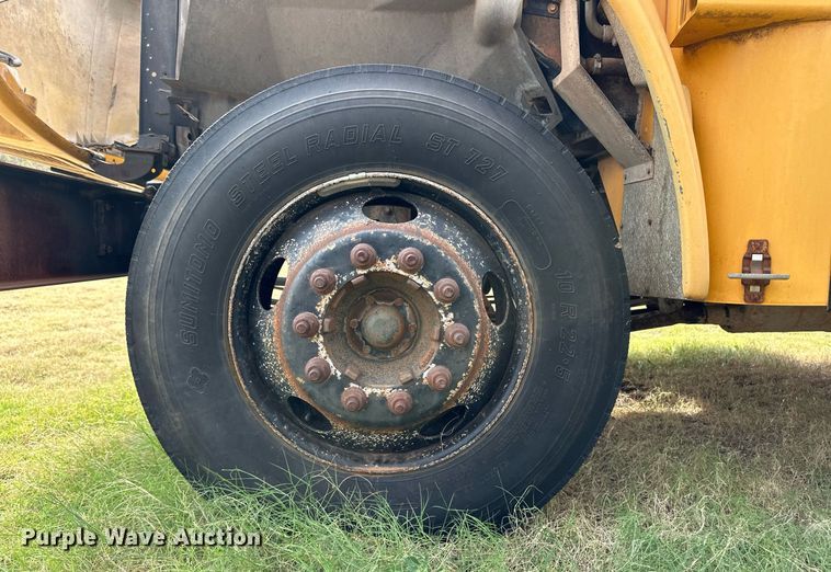 image for item ER8137 1999 Blue Bird CV20 school bus