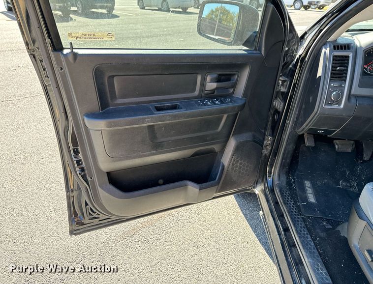 image for item JE9316 2013 Dodge Ram 1500 Crew Cab pickup truck