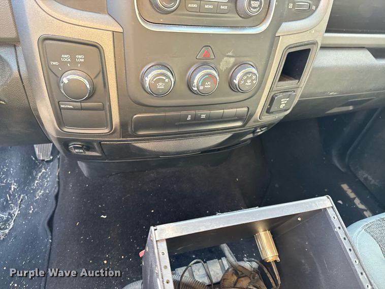 image for item JE9316 2013 Dodge Ram 1500 Crew Cab pickup truck