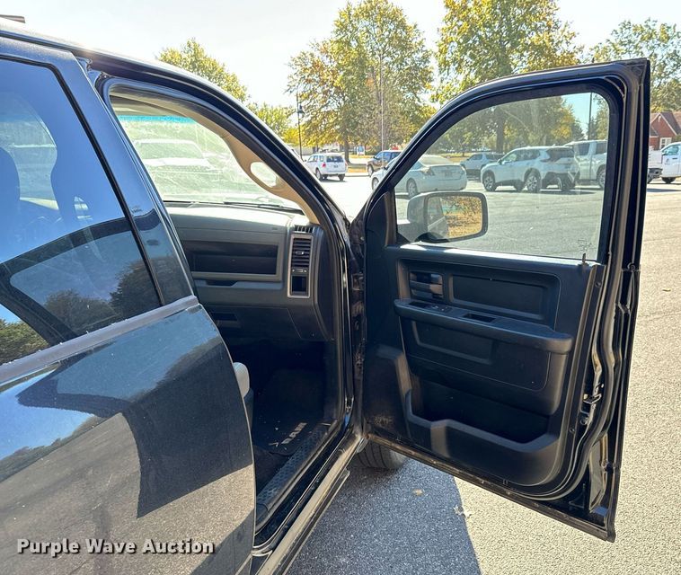 image for item JE9316 2013 Dodge Ram 1500 Crew Cab pickup truck