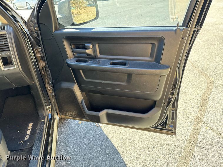 image for item JE9316 2013 Dodge Ram 1500 Crew Cab pickup truck