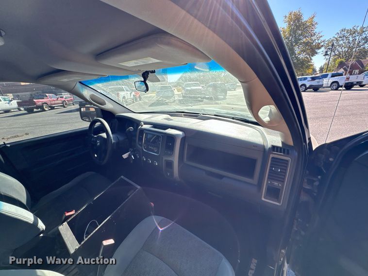 image for item JE9316 2013 Dodge Ram 1500 Crew Cab pickup truck