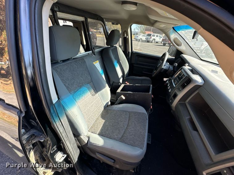 image for item JE9316 2013 Dodge Ram 1500 Crew Cab pickup truck