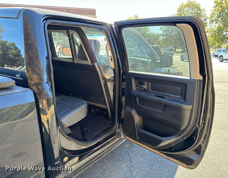 image for item JE9316 2013 Dodge Ram 1500 Crew Cab pickup truck