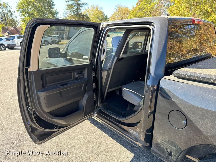 image for item JE9316 2013 Dodge Ram 1500 Crew Cab pickup truck