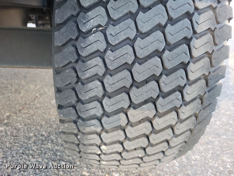 image for item JH9923 1995 John Deere 1800 turf sprayer