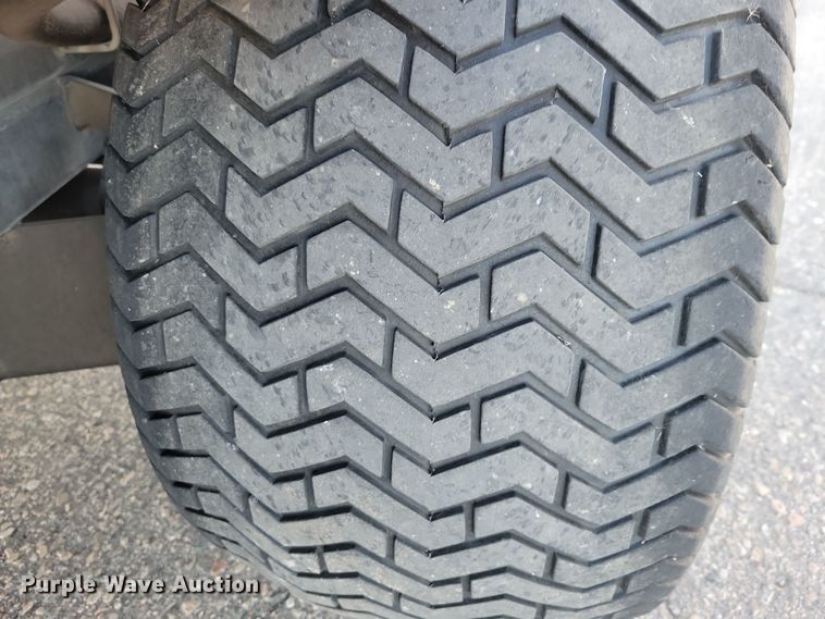 image for item JH9923 1995 John Deere 1800 turf sprayer