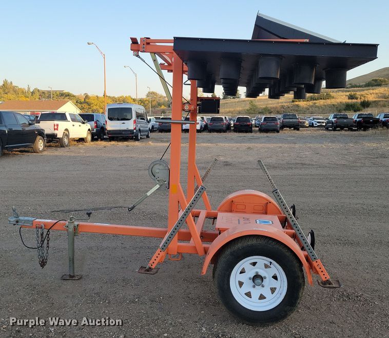 image for item JH9928 2010 Wanco WTSP arrow board trailer