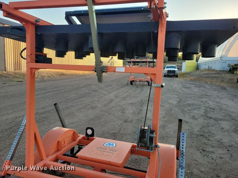 image for item JH9928 2010 Wanco WTSP arrow board trailer