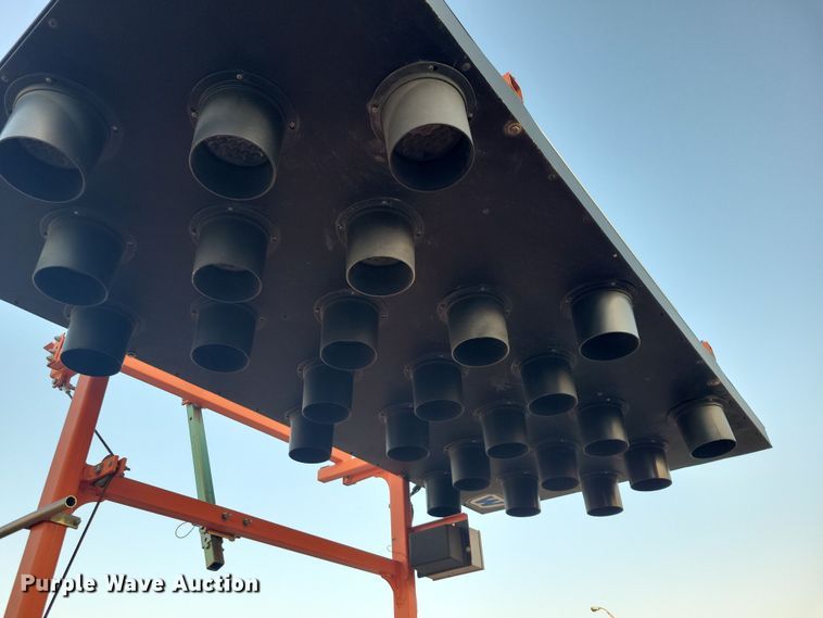 image for item JH9928 2010 Wanco WTSP arrow board trailer