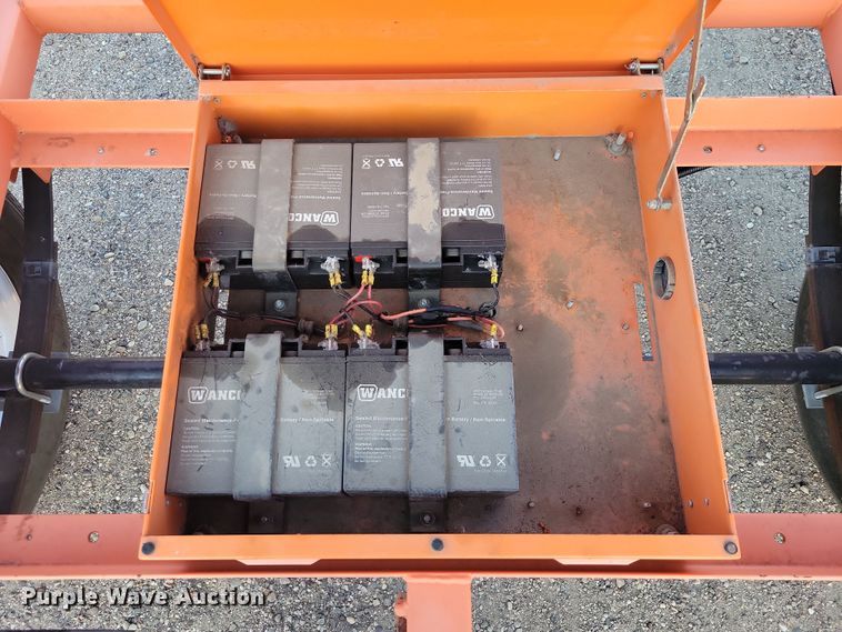 image for item JH9929 2010 Wanco WTSP arrow board trailer